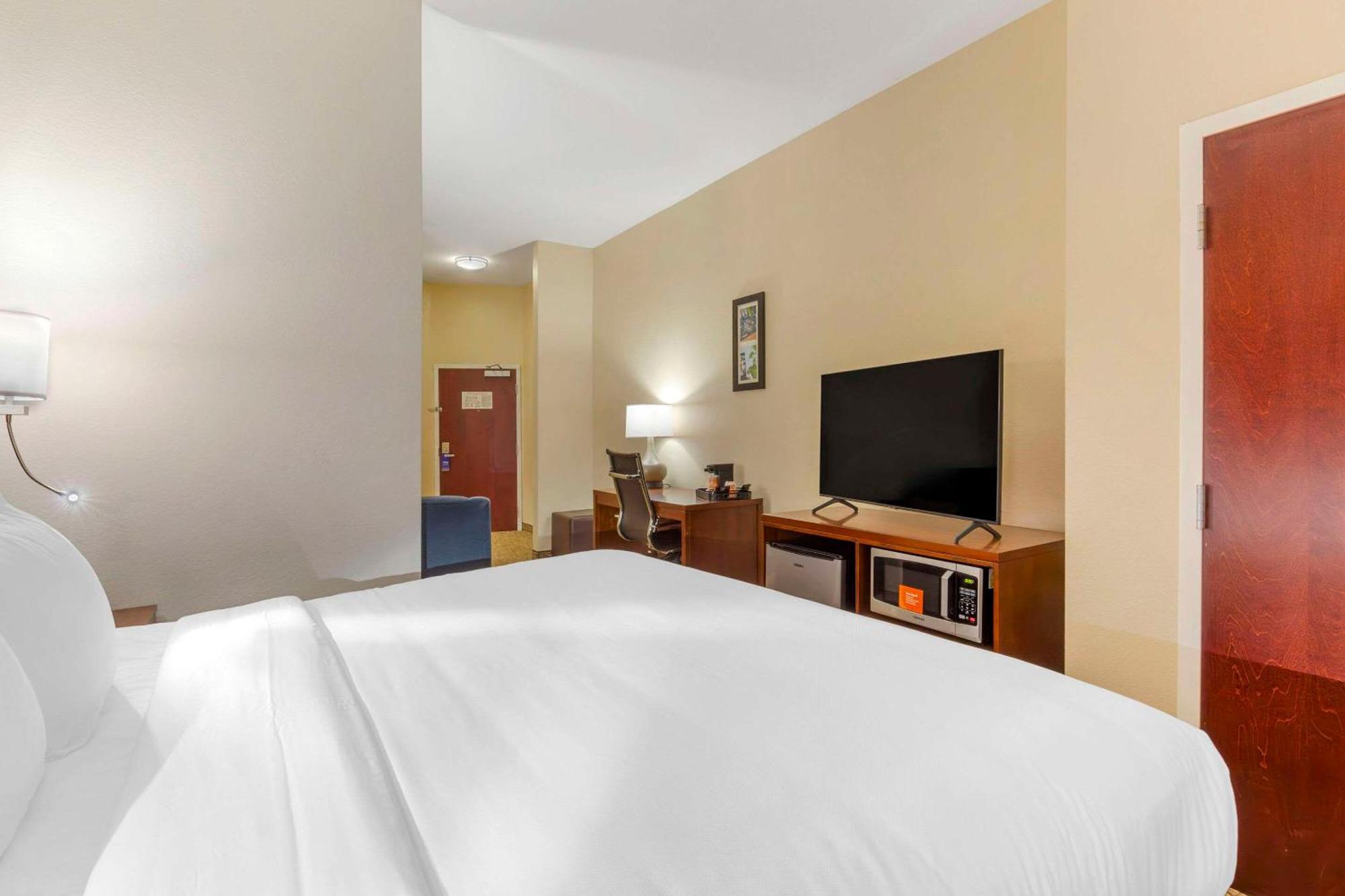 Comfort Suites Wilson - I - 95 Buitenkant foto