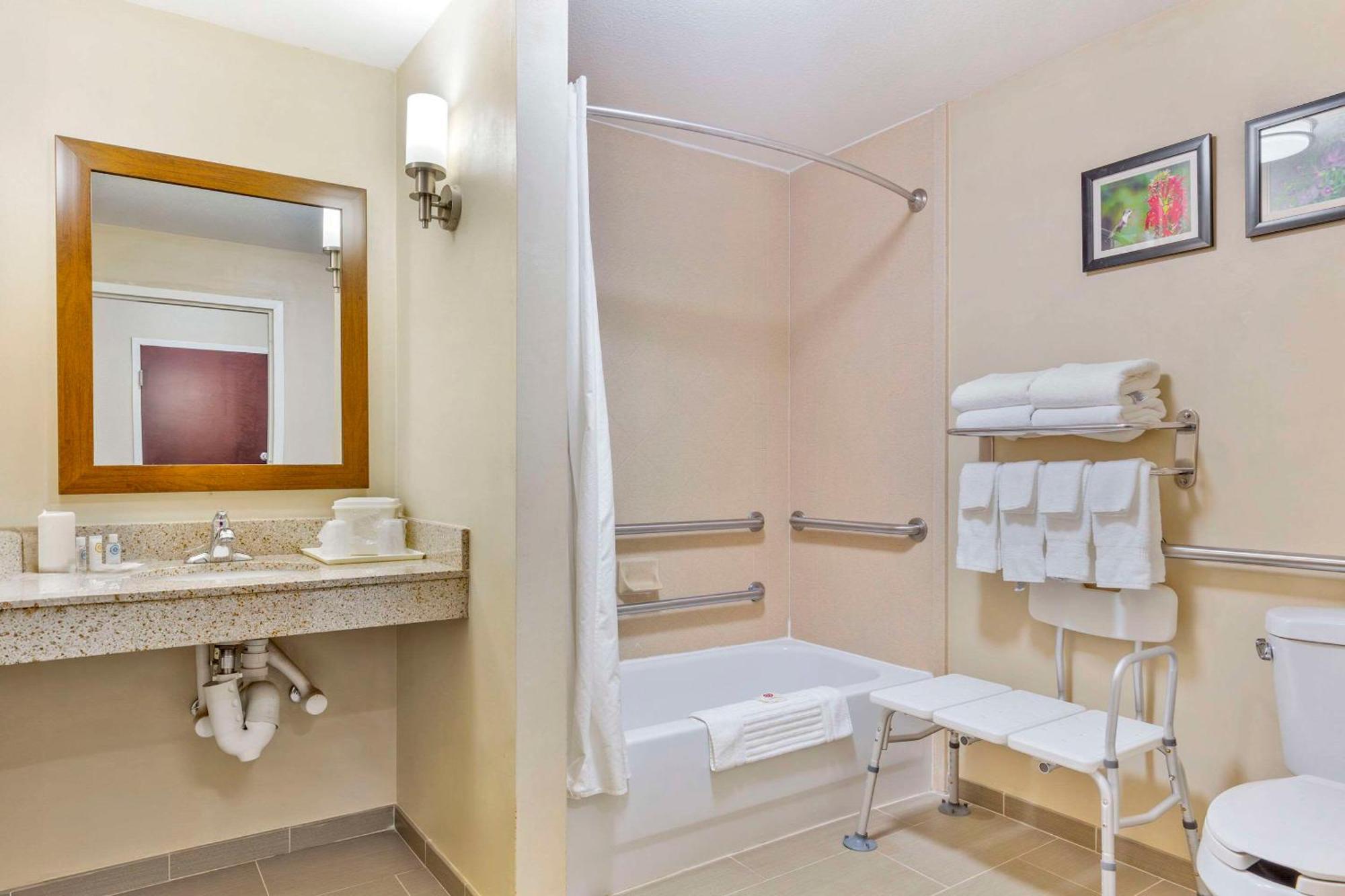 Comfort Suites Wilson - I - 95 Buitenkant foto