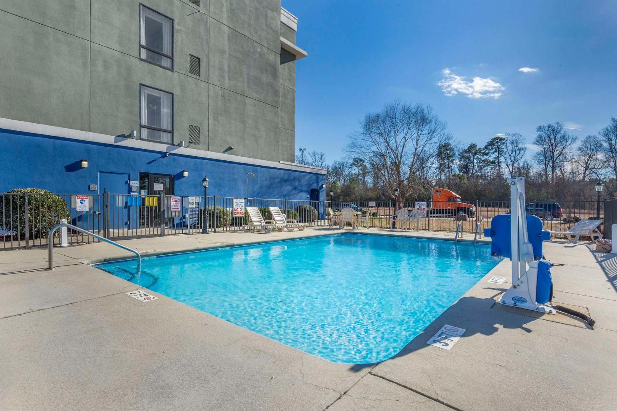 Comfort Suites Wilson - I - 95 Buitenkant foto