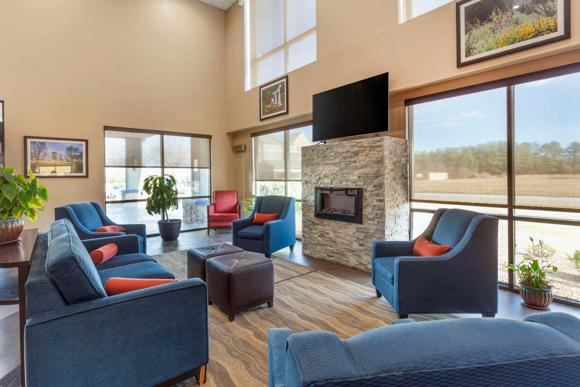 Comfort Suites Wilson - I - 95 Buitenkant foto