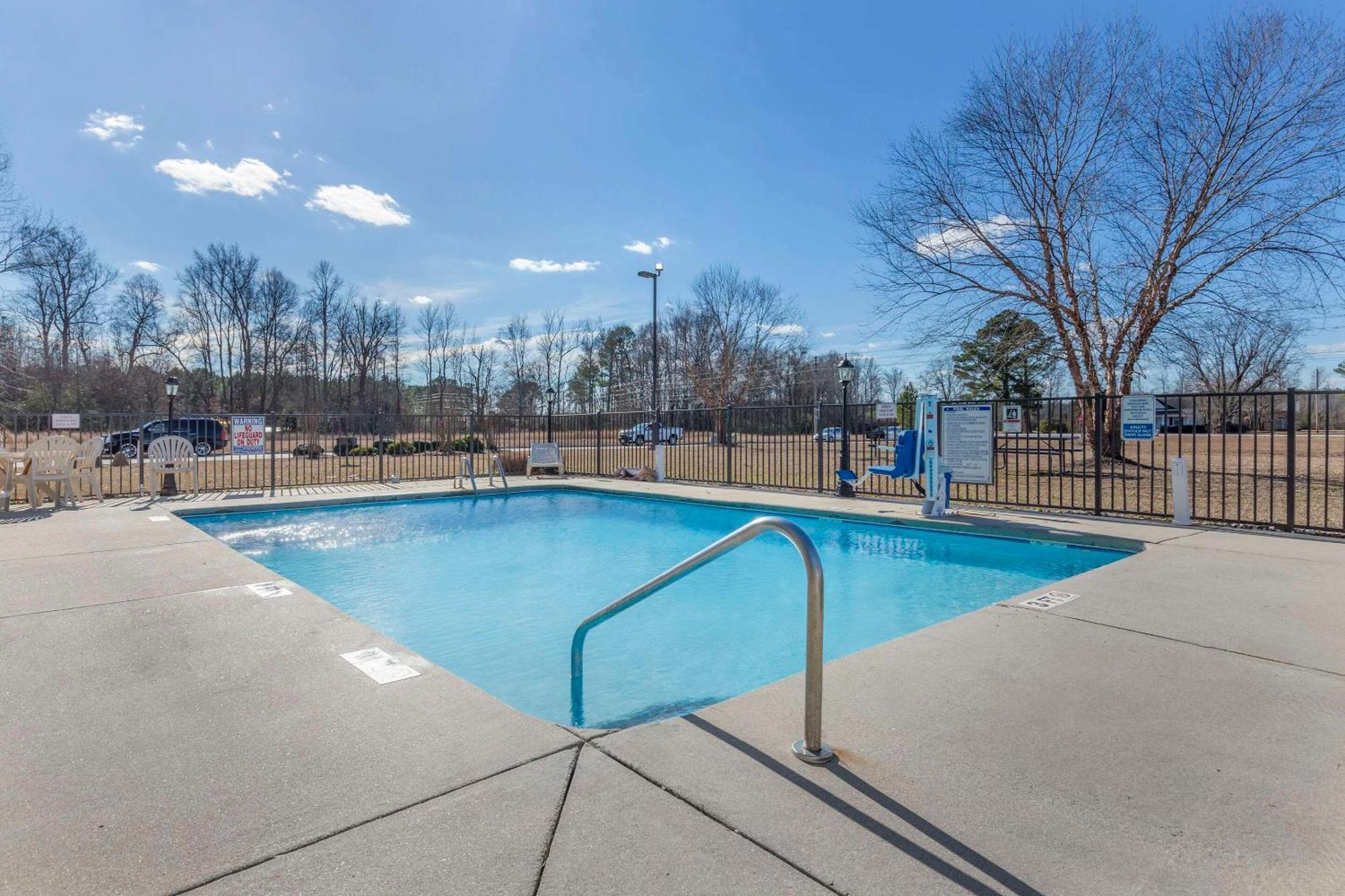 Comfort Suites Wilson - I - 95 Buitenkant foto