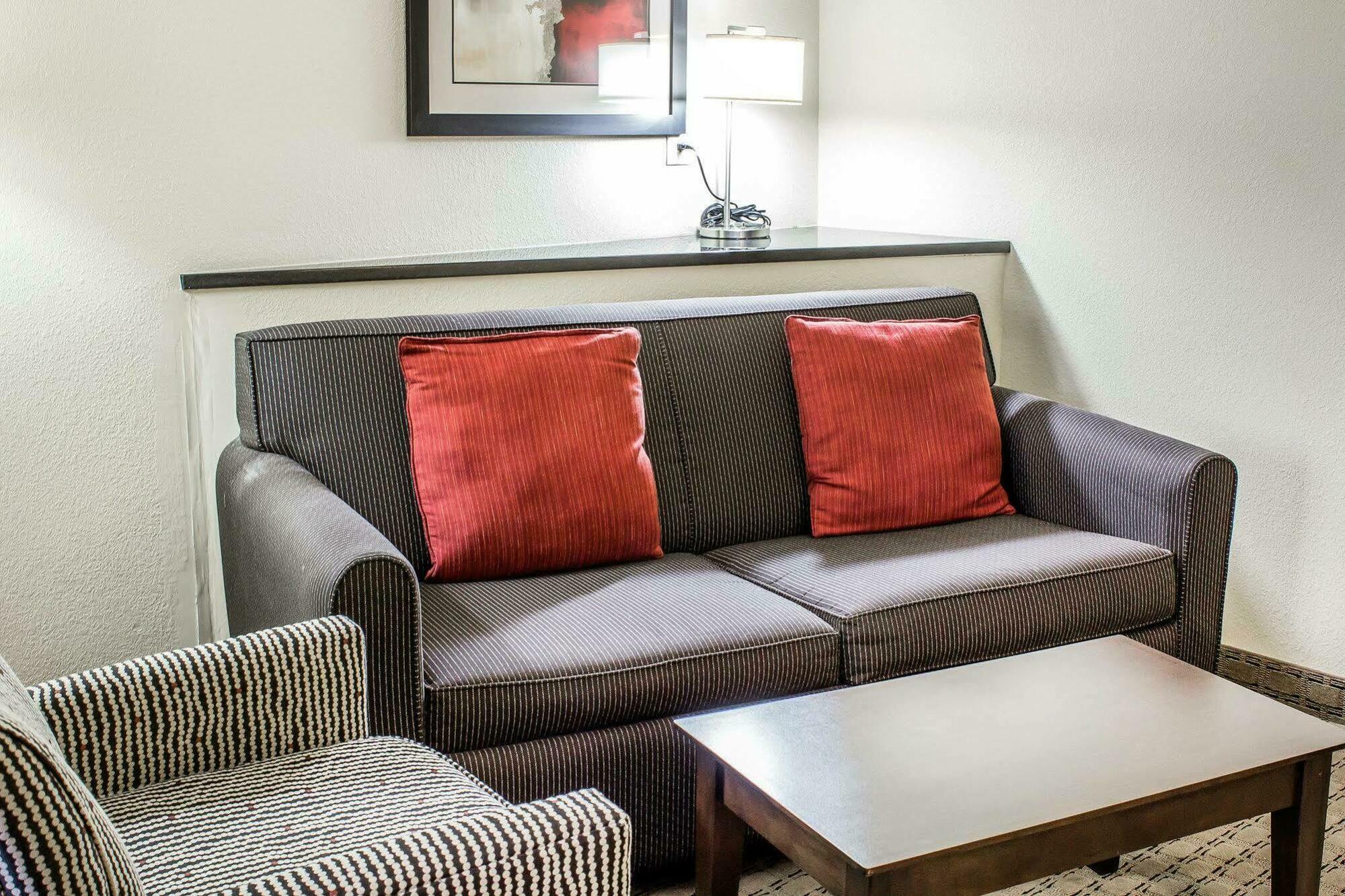 Comfort Suites Wilson - I - 95 Buitenkant foto